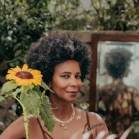 Thiago Rosarii assina fotos de Rita Batista em matéria da revista Caras desta semana