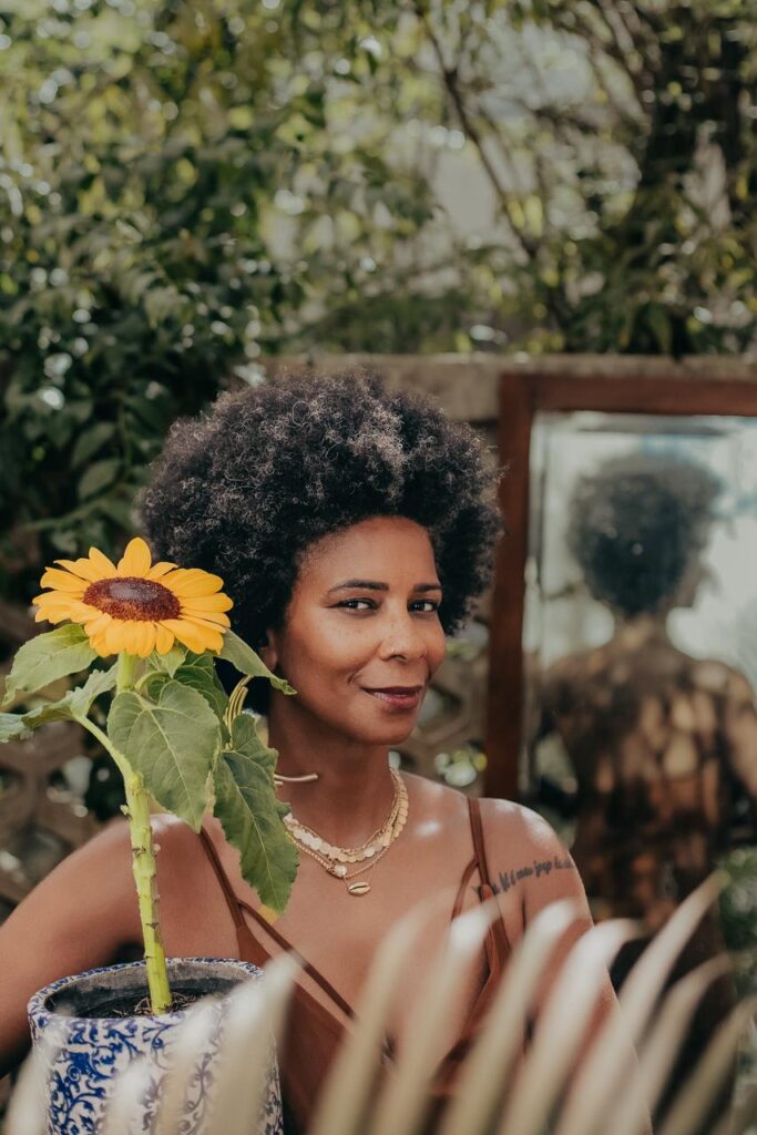 Thiago Rosarii assina fotos de Rita Batista em matéria da revista Caras desta semana